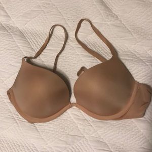 Victoria’s Secret nude bra